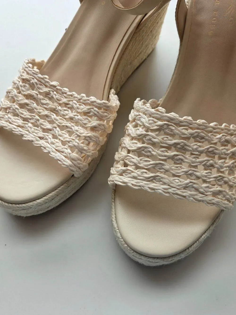 Tina Rose Magda Espadrille Wedge Heels Size 8.5 Cream Ivory Woven Ankle Strap